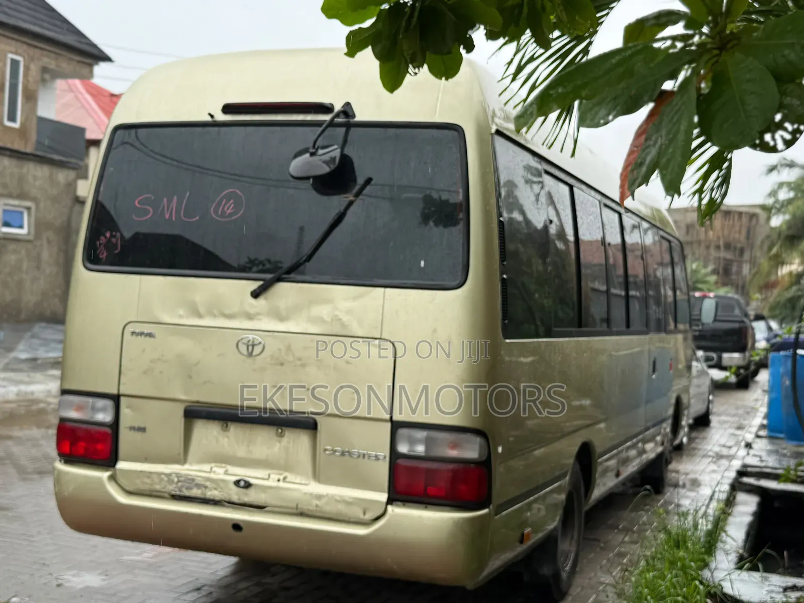 Toyota Coaster 2014 Gold