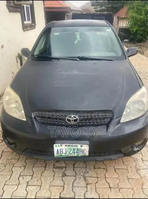 Toyota Matrix Hatchback AWD (1.8L 4cyl 4A) 2005 Black