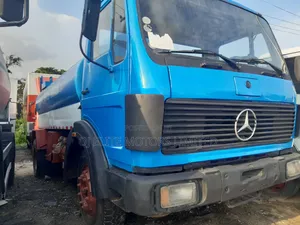 Mercedes Benz