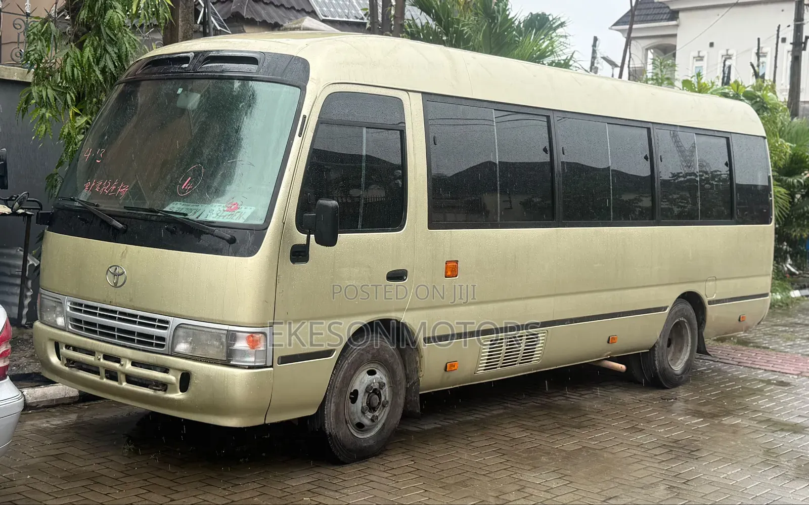 Toyota Coaster 2014 Gold