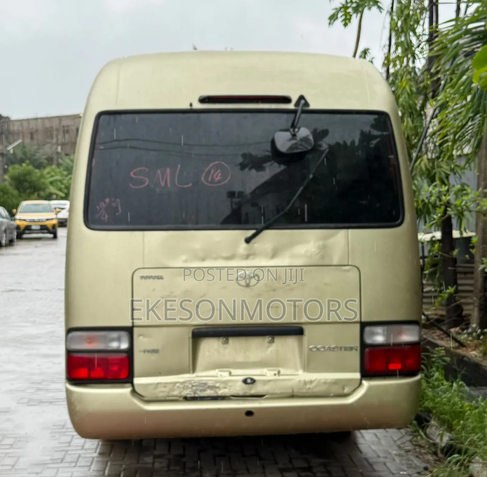 Toyota Coaster 2014 Gold