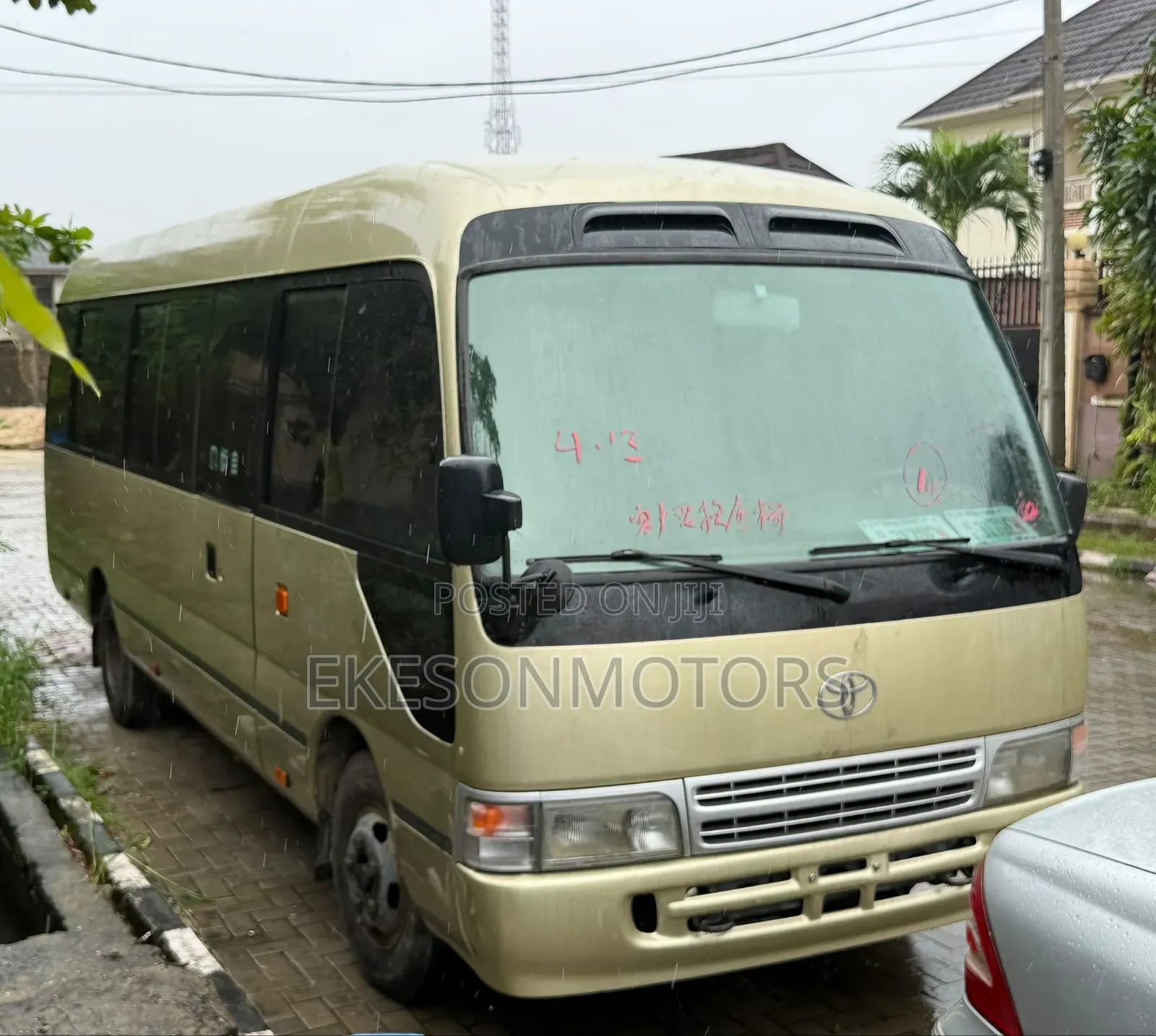 Toyota Coaster 2014 Gold