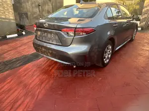 Toyota Corolla LE 2020 Blue