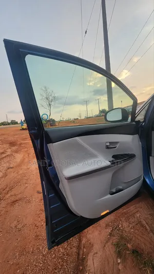 Toyota Venza 2011 Blue