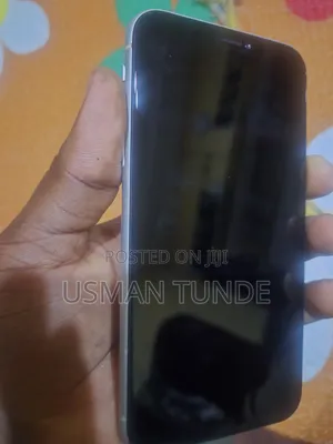 Apple iPhone XR 64 GB White