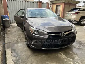 Toyota Camry SE 4dr Sedan (2.5L 4cyl 6A) 2016 Gray