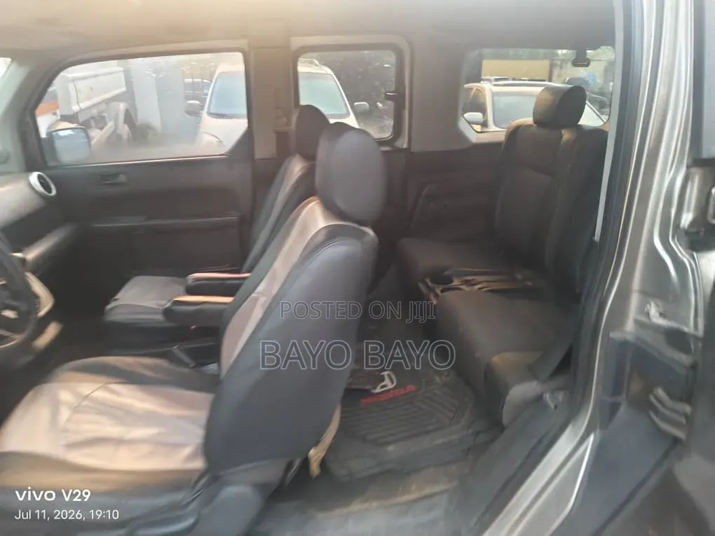 Honda Element 2004 Gray