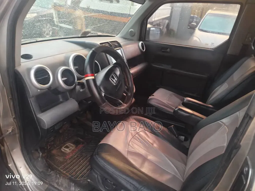 Honda Element 2004 Gray