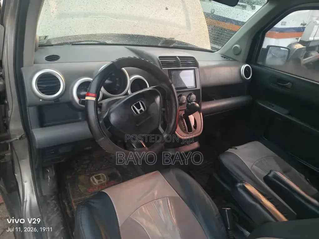 Honda Element 2004 Gray