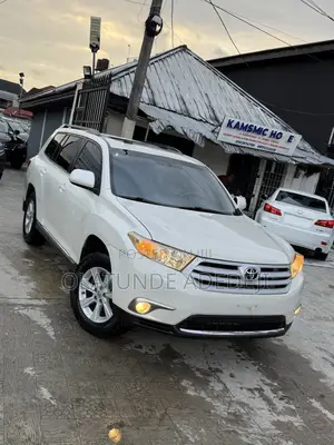Toyota Highlander SE 3.5L 2WD 2013 White