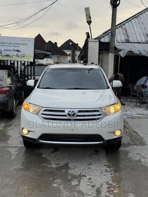 Toyota Highlander SE 3.5L 2WD 2013 White