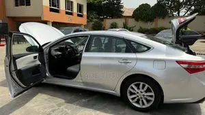 Toyota Avalon XLE Sedar FWD (3.5L 6cyl 6A) 2013 Silver