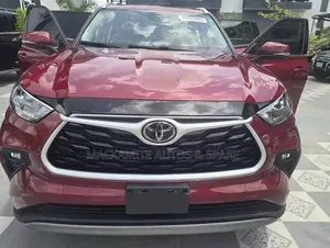 Toyota Highlander 2022 Red