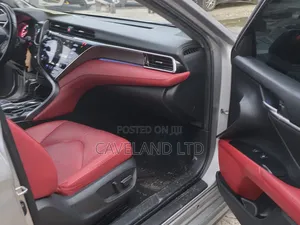 Toyota Camry XSE V6 FWD (3.5L 6cyl 8AM) 2018 Gray
