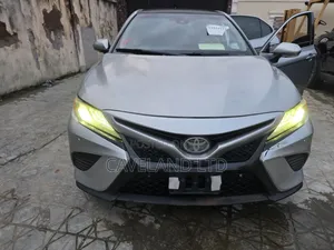 Toyota Camry XSE V6 FWD (3.5L 6cyl 8AM) 2018 Gray