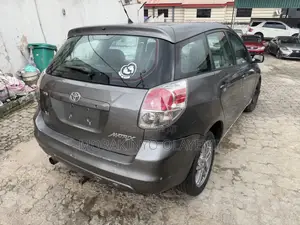 Toyota Matrix Hatchback FWD (1.8L 4cyl 5M) 2008 Gray