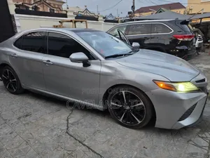 Toyota Camry XSE V6 FWD (3.5L 6cyl 8AM) 2018 Silver