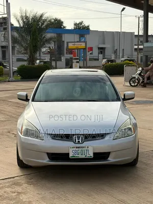 Honda Accord Automatic 2005 Silver
