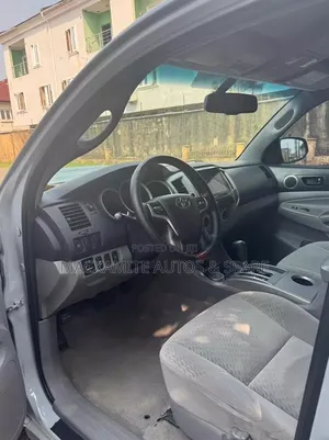 Toyota Tacoma 2011 Silver