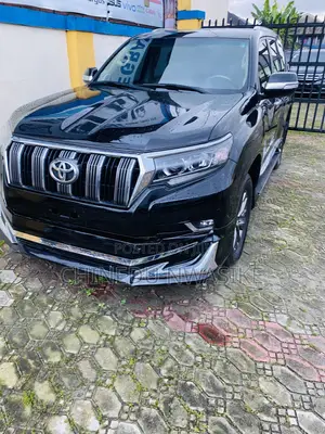 Toyota Land Cruiser Prado 2022 Black