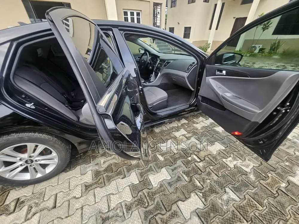 Hyundai Sonata 2012 Black