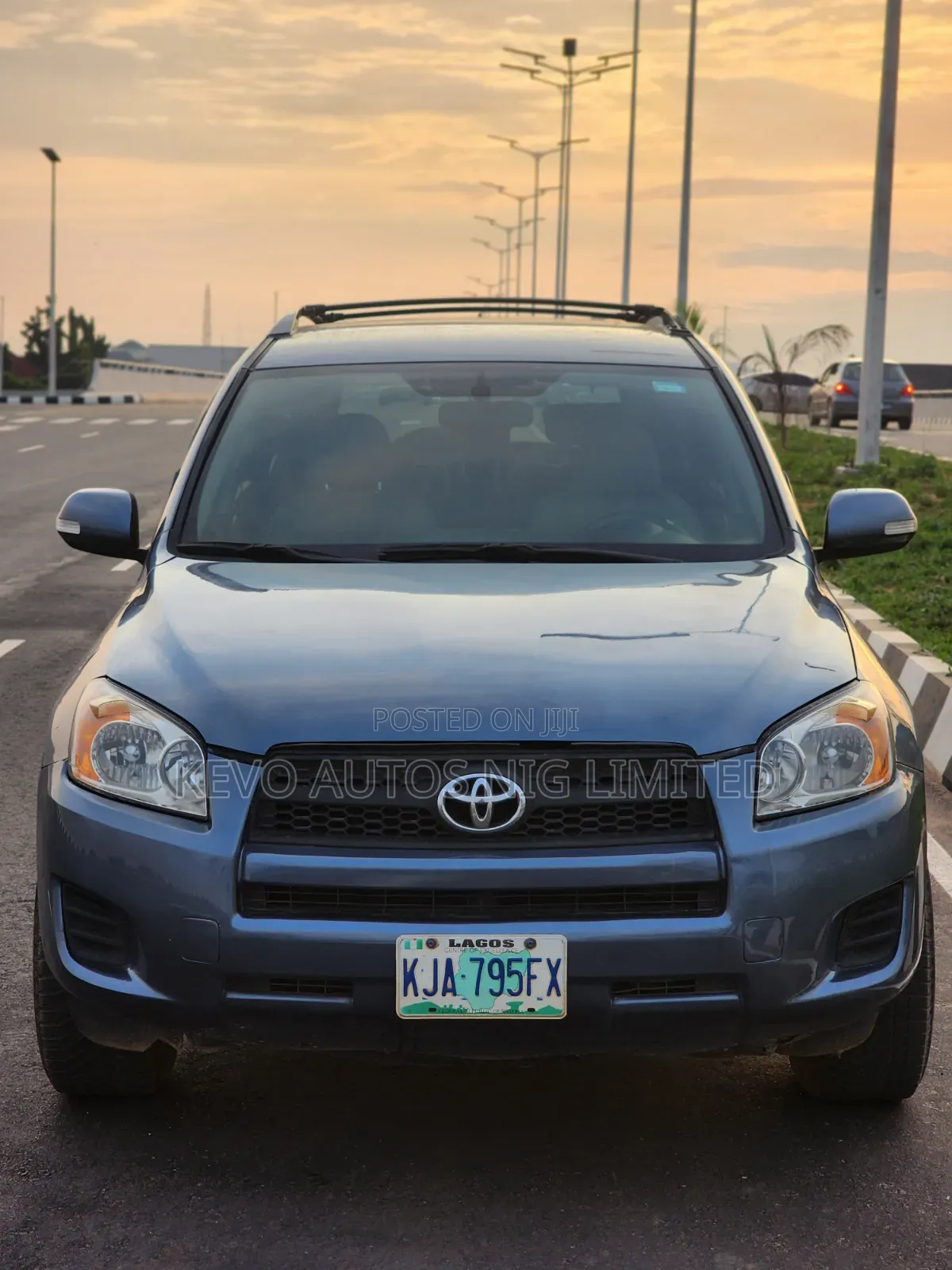 Toyota RAV4 2010 Blue