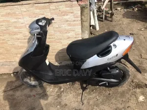 Suzuki Lets 2013 White