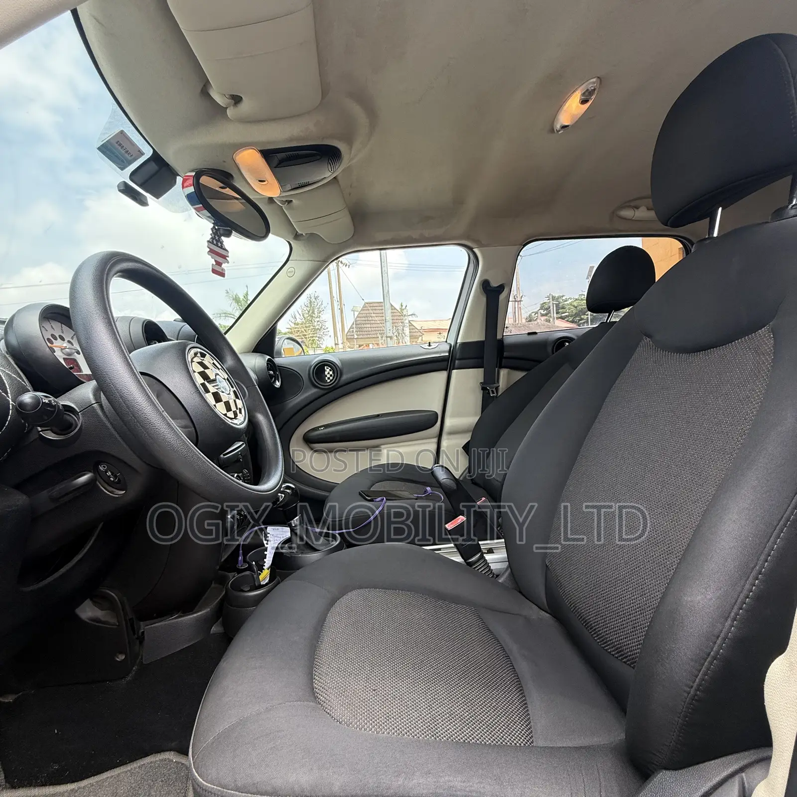 Mini Cooper 2012 White