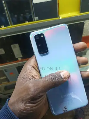 New Samsung Galaxy S20 128 GB Blue