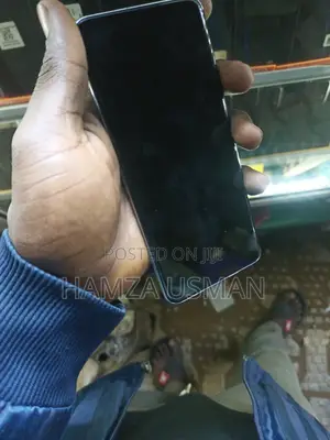 New Samsung Galaxy S20 128 GB Blue