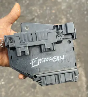 Engine Room Fusebox/Junction Block Toyota Highlander(2008–2012)