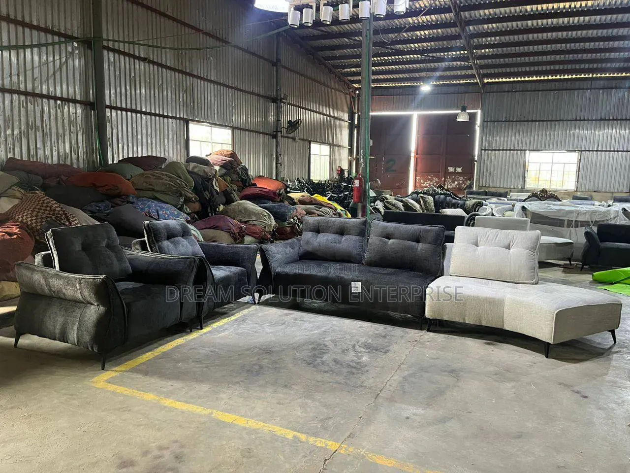 Quality Beautiful Imported Parlour Sofa