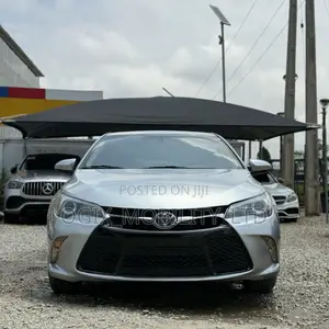 Toyota Camry SE 4dr Sedan (2.5L 4cyl 6A) 2017 Silver