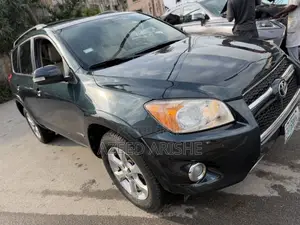 Toyota RAV4 2.5 Limited 4x4 2010 Green