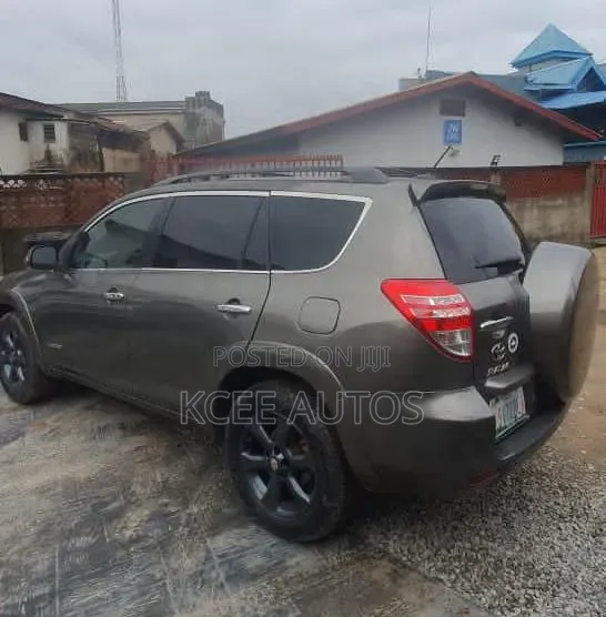 Toyota RAV4 2011 Gray