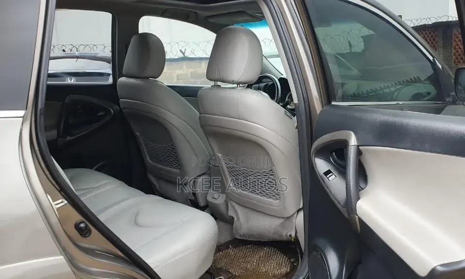 Toyota RAV4 2011 Gray
