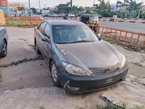 Toyota Camry 2004 Gray