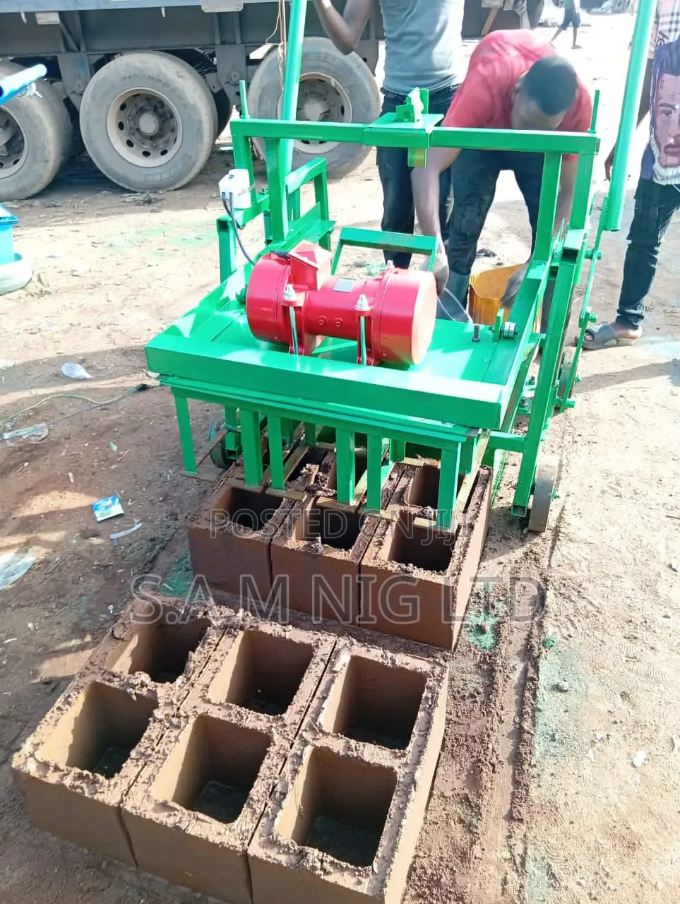 Movable Concrete Block Producing Machine