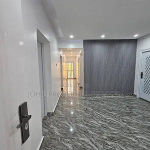 3bdrm Block of Flats in Zone 6 / Wuse for rent