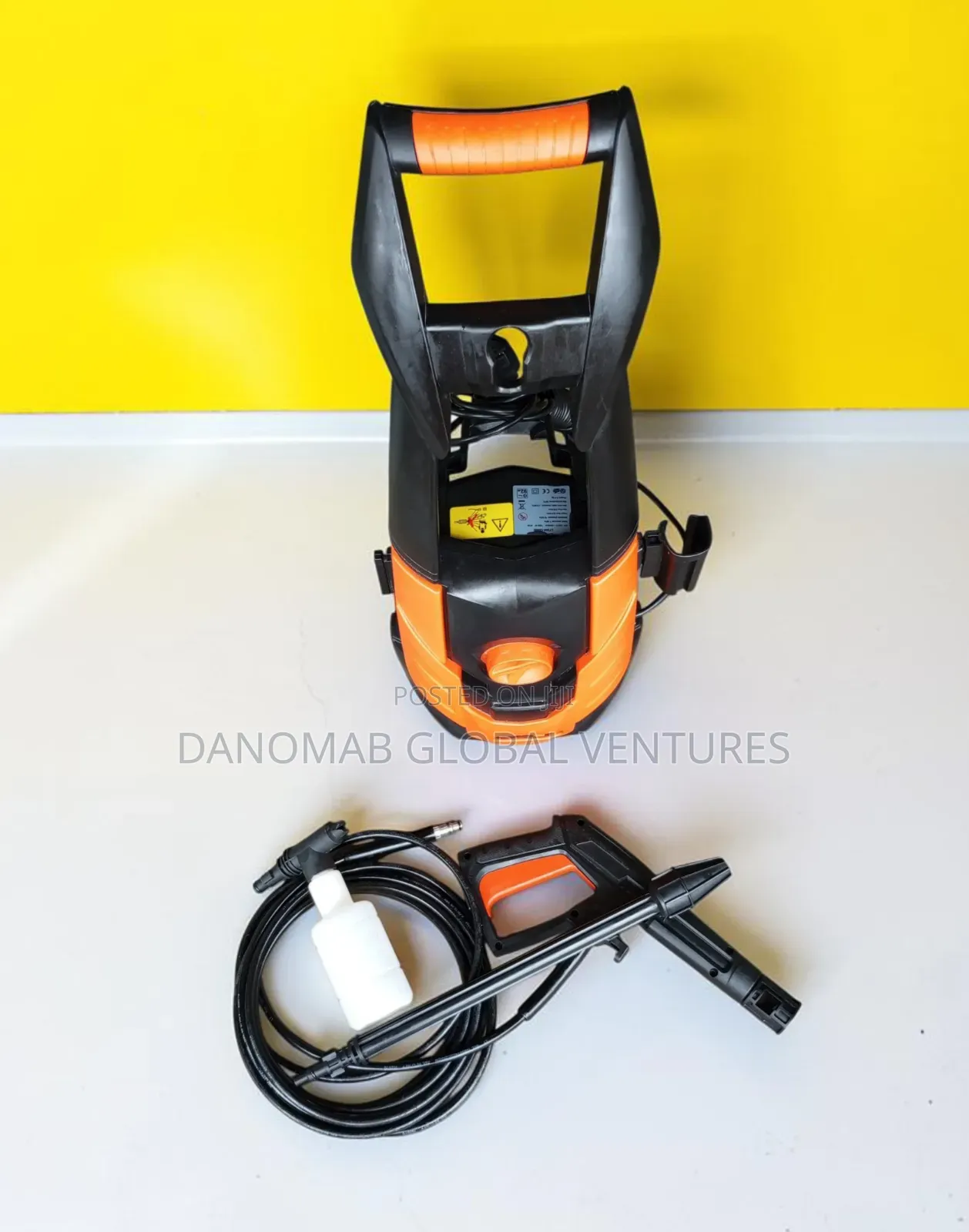 Lt 302 High Pressure Washer With Detachable Soap Container