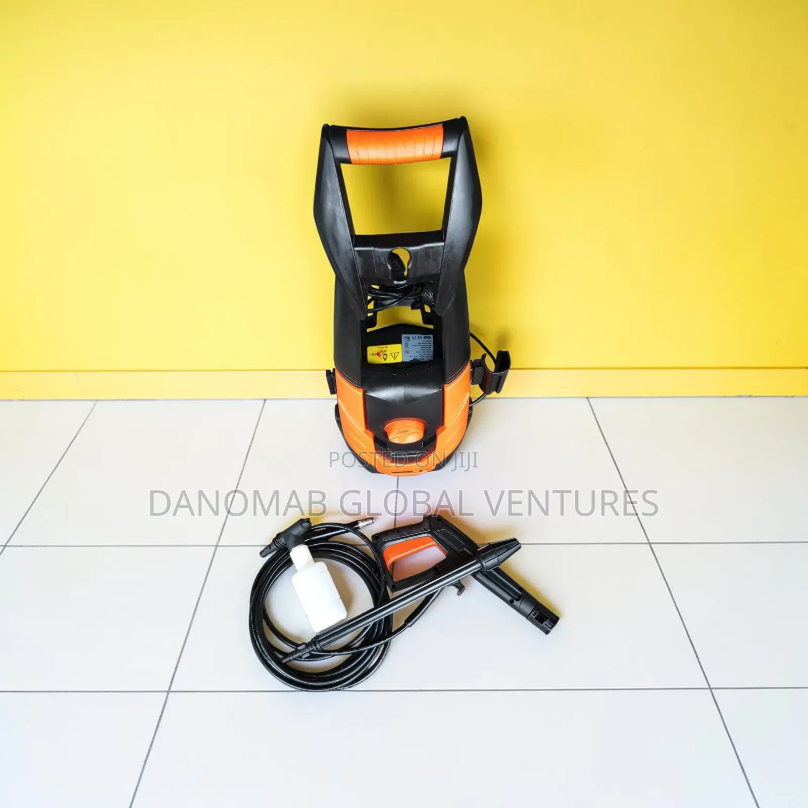Lt 302 High Pressure Washer With Detachable Soap Container