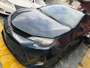 Toyota Corolla LE 4dr Sedan (1.8L 4cyl CVT) 2015 Green