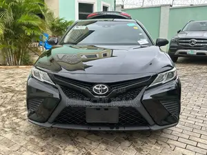 Toyota Camry LE FWD (2.5L 4cyl 8AM) 2018 Black