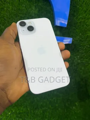 New Apple iPhone 15 128 GB White