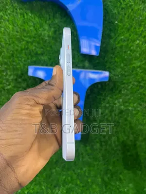 New Apple iPhone 15 128 GB White