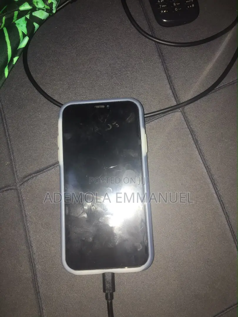 Apple iPhone 11 64 GB Black