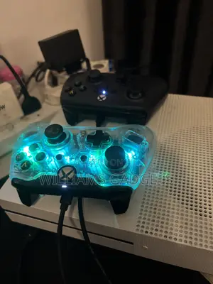 Xbox One S 1tb, 19 Games Installed, Two Wired Controllers