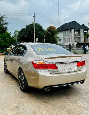 Honda Accord EX-L V-6 4dr Sedan FWD (3.5L 6cyl 6A) 2013 Gold