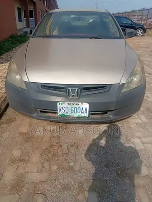 Honda Accord 2004 Silver