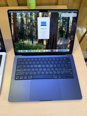 Laptop Apple MacBook Pro 2024 M3 16GB Apple M3 SSD 1T